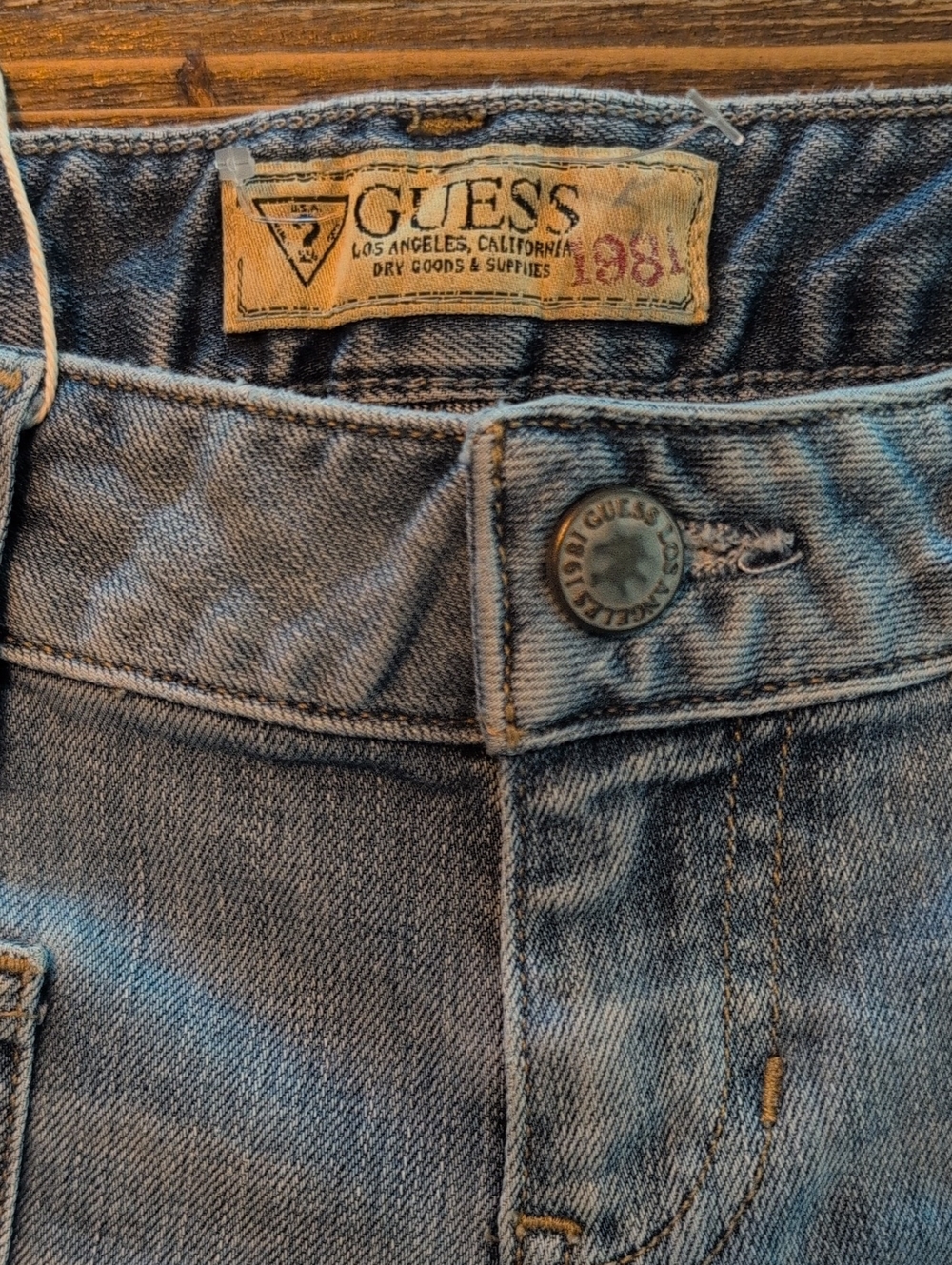 625-Vintage‎ Guess Low Rise Light Blue Denim Jeans - Classic Branded Waist